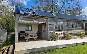 Log Cabin At The Old Summer Dairy Glastonbury